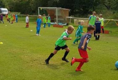 Ilebiber Fußballcamp macht Station in Zwochau