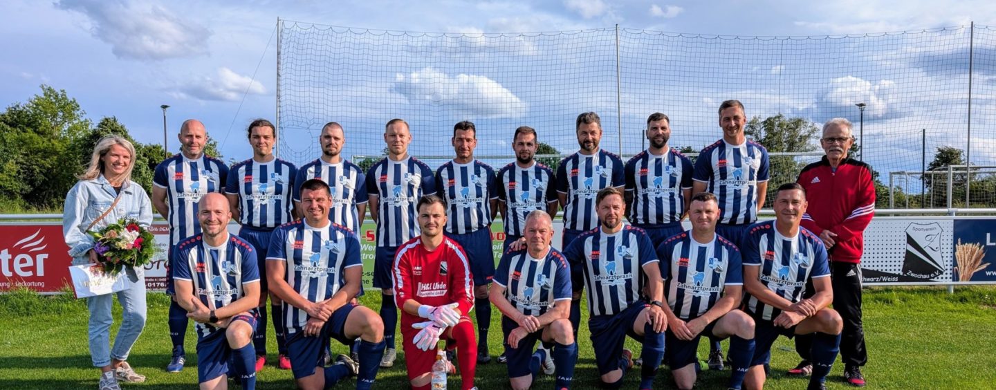 Wenn’s hinten klingelt: Alte Herren mit spätem Comeback gegen Bitterfeld