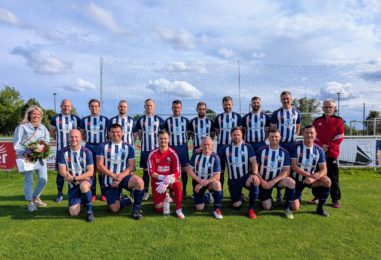 Wenn’s hinten klingelt: Alte Herren mit spätem Comeback gegen Bitterfeld